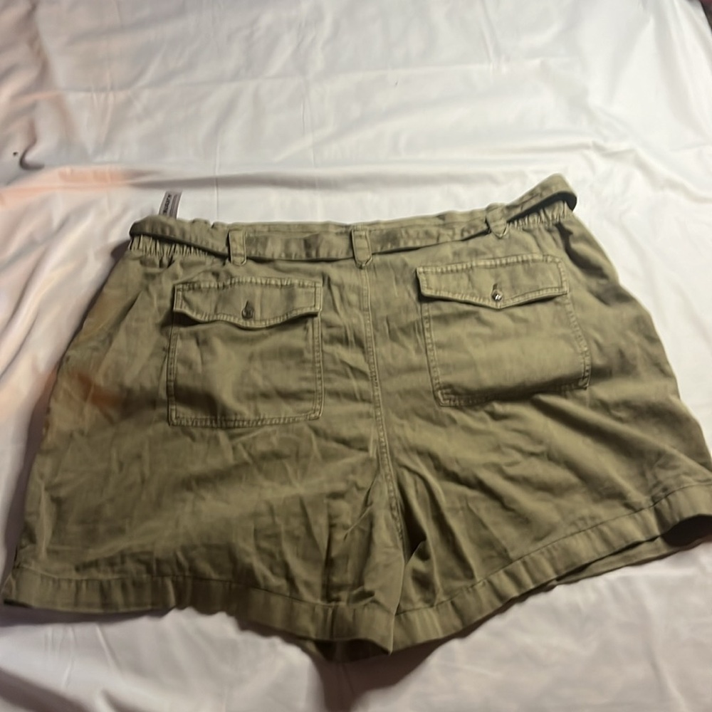 NWT Old Navy Olive Green Shorts - Picture 10 of 10